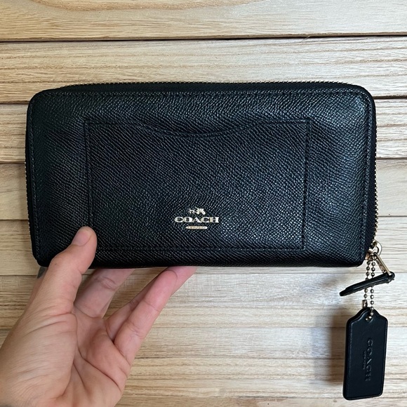 Coach Handbags - COACH Bi-fold Wallet